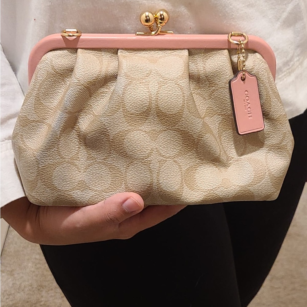 Coach clutch/ Crossbody